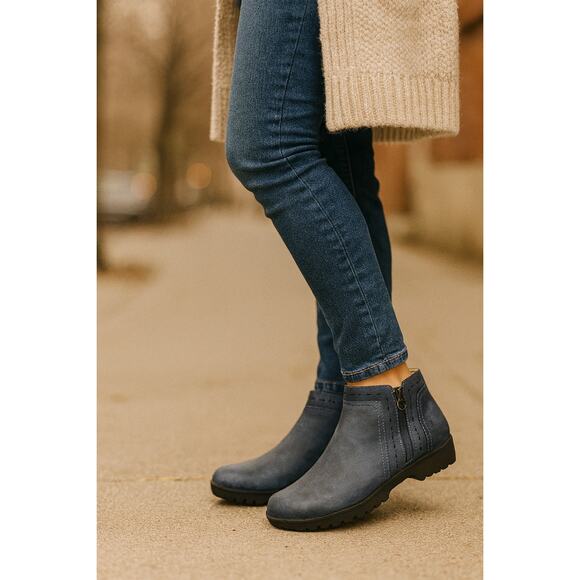 JSport by Jambu Jenna Booties Navy Blue Zip Waterproof Comfort 9M Outdoor Travel - Picture 1 of 9